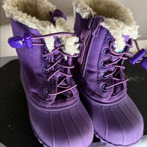 Native Purple Winter Boots with Textured Soles